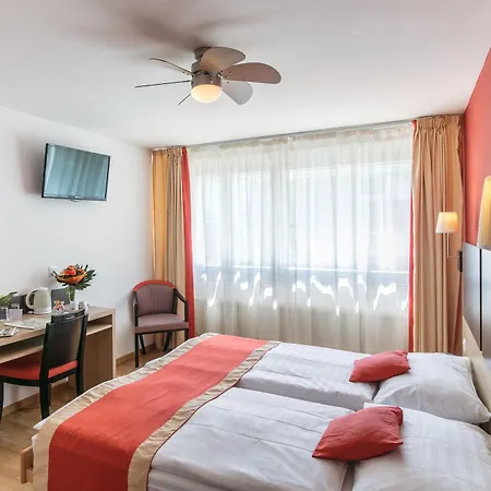 Bon Port Hotel