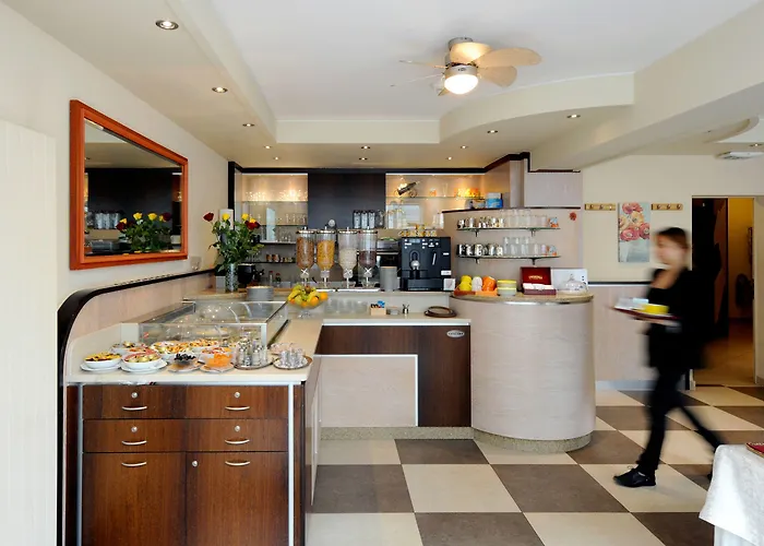 מלון Bon Port מונטרה