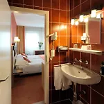 Bon Port Hotel