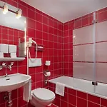 Bon Port Hotel